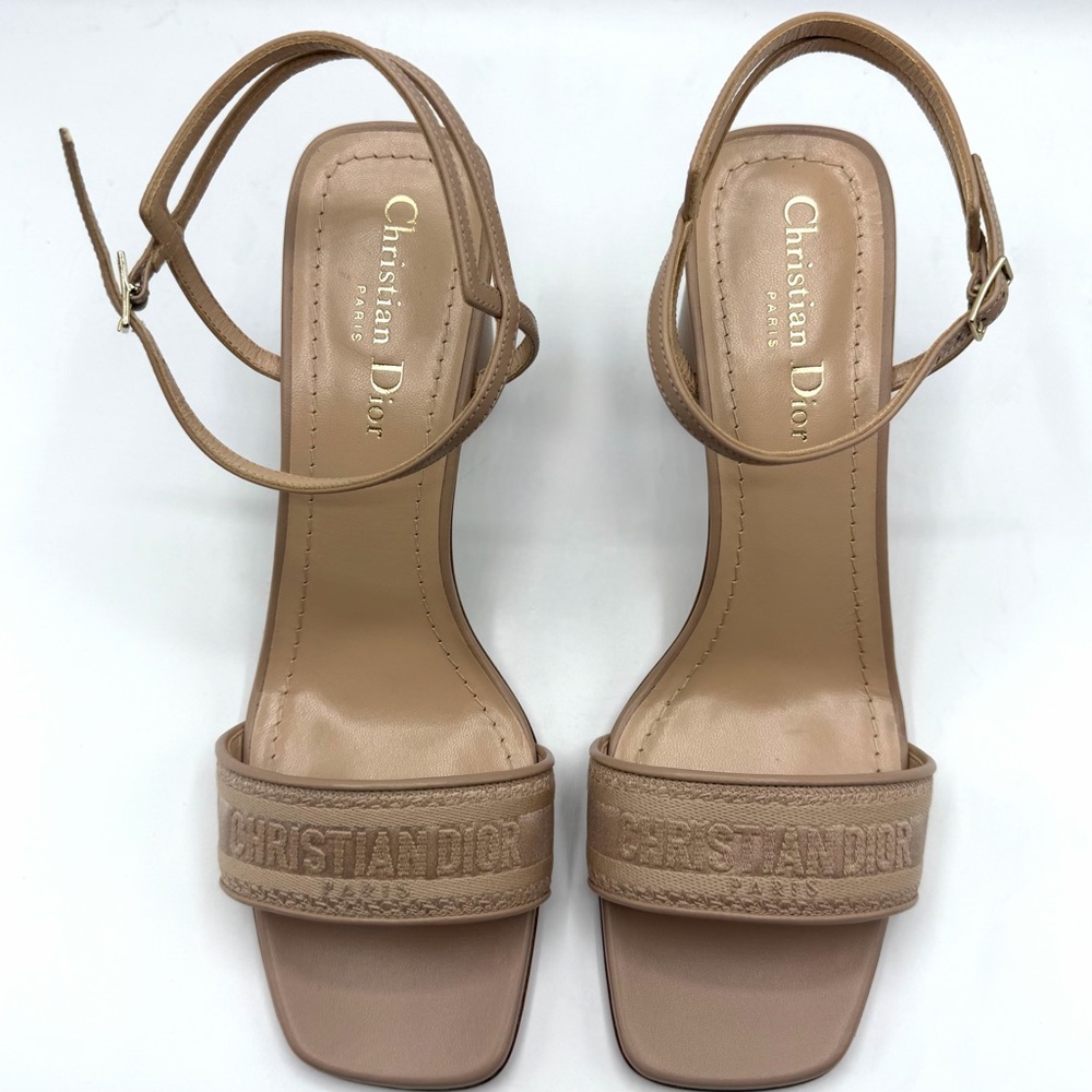 New Nib Christian Dior Embroidered Logo Nude Beige Dway 80 mm Heel Sandals EU 39 - Picture 1 of 10